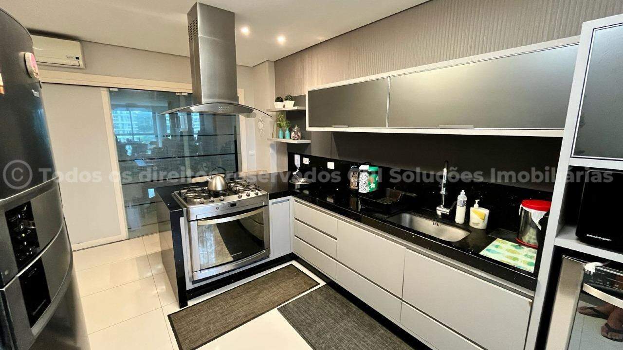 Apartamento com 04 Suítes no Brava Home Resort na Praia Brava em Itajaí