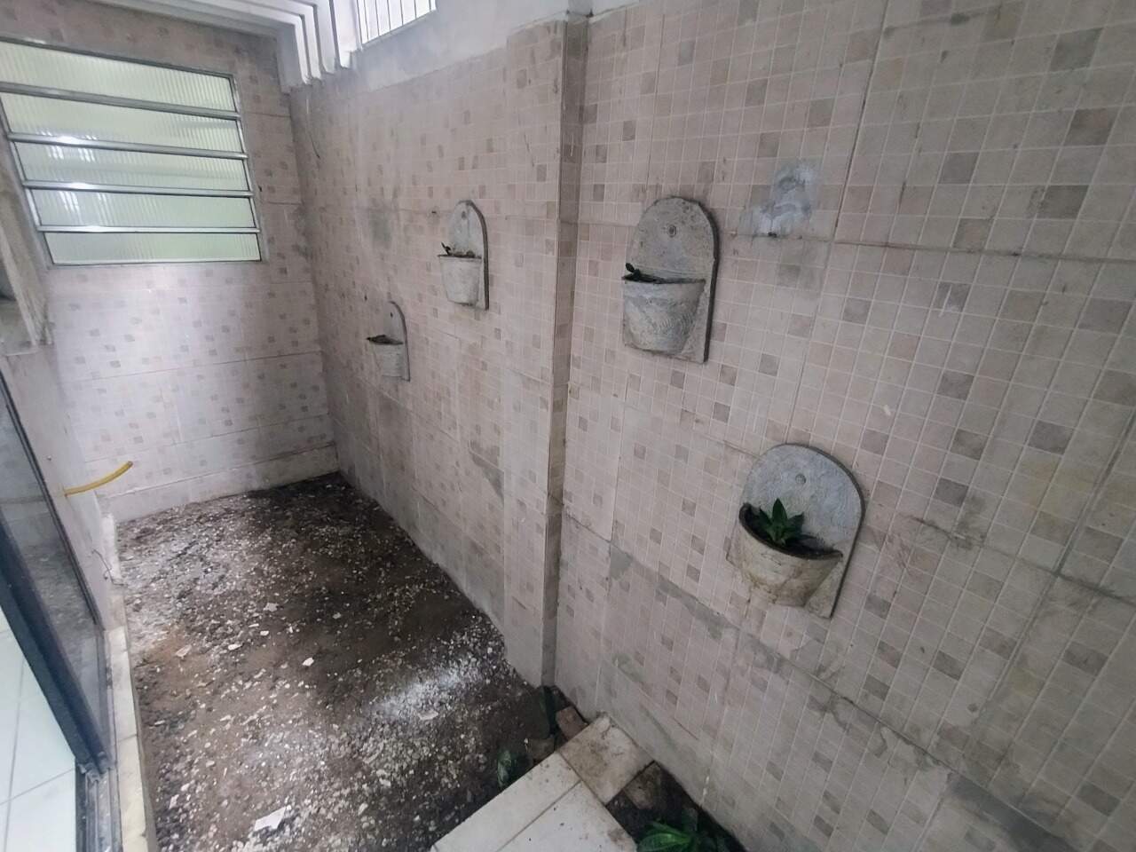 Casa 2 quartos ( 1 suíte ) para para aluguel em Caxangá - Recife - - CTI imobiliaria: 