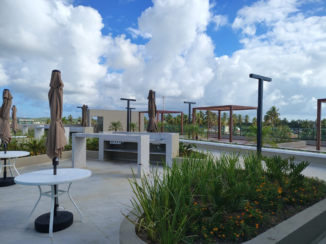 Apartamento 3 quartos ( 2 suítes ) para à venda em Centro - Tamandaré - Açores Tamandaré Flats - CTI imobiliaria: Piscina com Deck