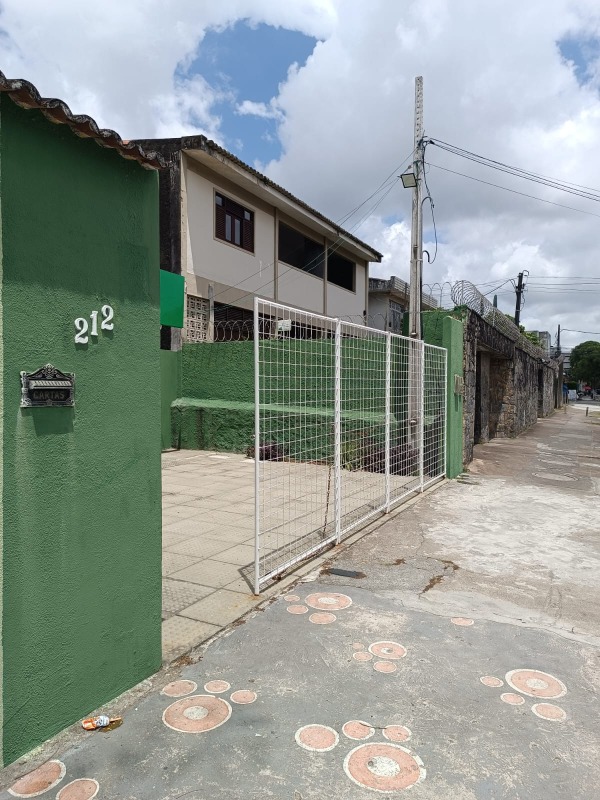 Casa para aluguel no Engenho do Meio: 