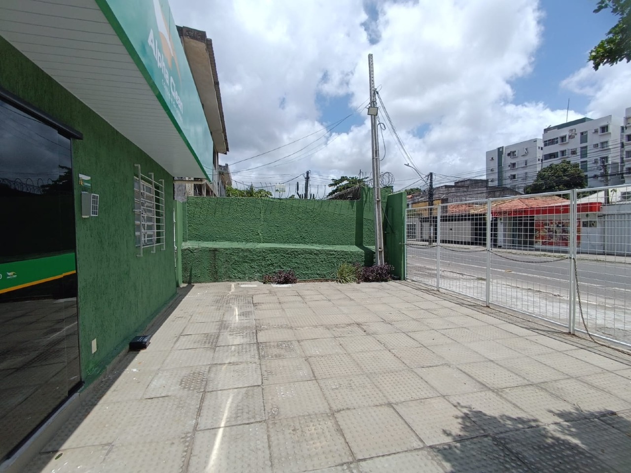 Casa para aluguel no Engenho do Meio: 