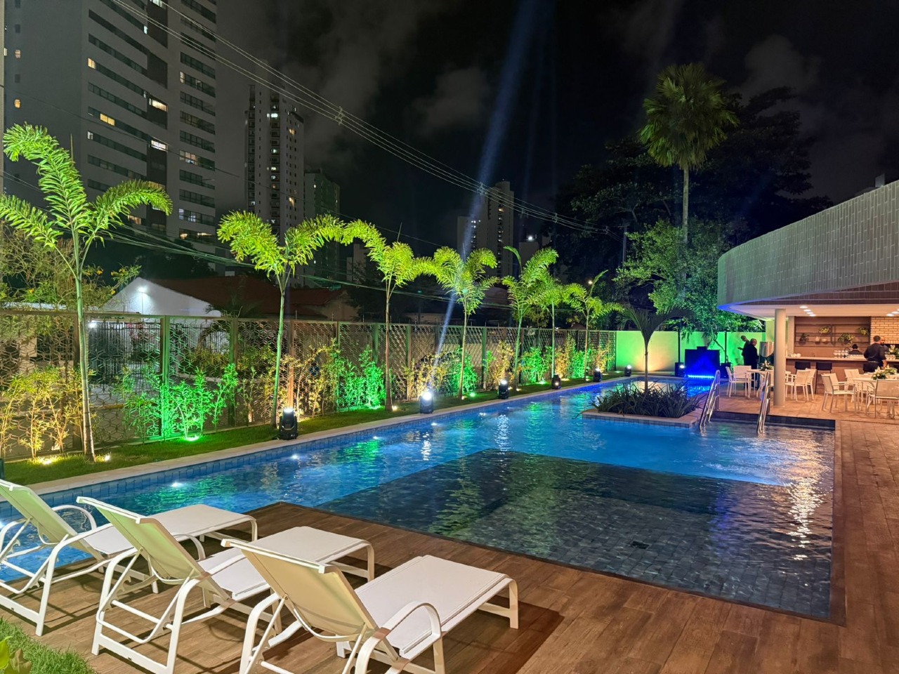 Apartamento 2 quartos ( 1 suíte ) para à venda em Madalena - Recife - Palácio Madalena - CTI imobiliaria: Piscina