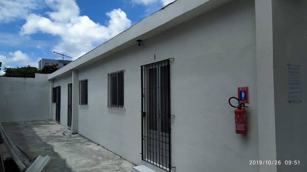 Casa para aluguel no Cordeiro: 