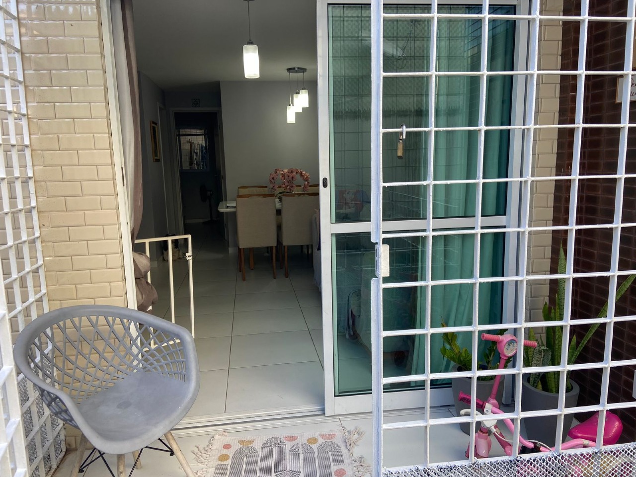 Casa 3 quartos ( 2 suítes ) para à venda em Cordeiro - Recife - - CTI imobiliaria: Entrada 