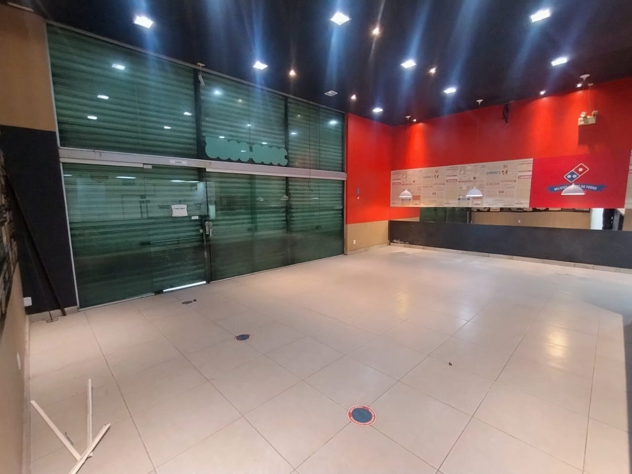 Loja para aluguel no Cordeiro: 