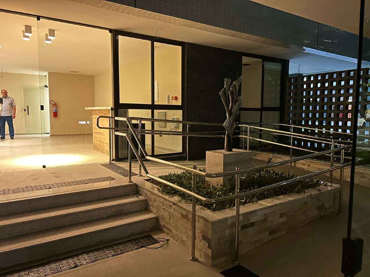 Apartamento 2 quartos ( 1 suíte ) para à venda em Rosarinho - Recife - Edifício Palácio Rosarinho - CTI imobiliaria: Entrada