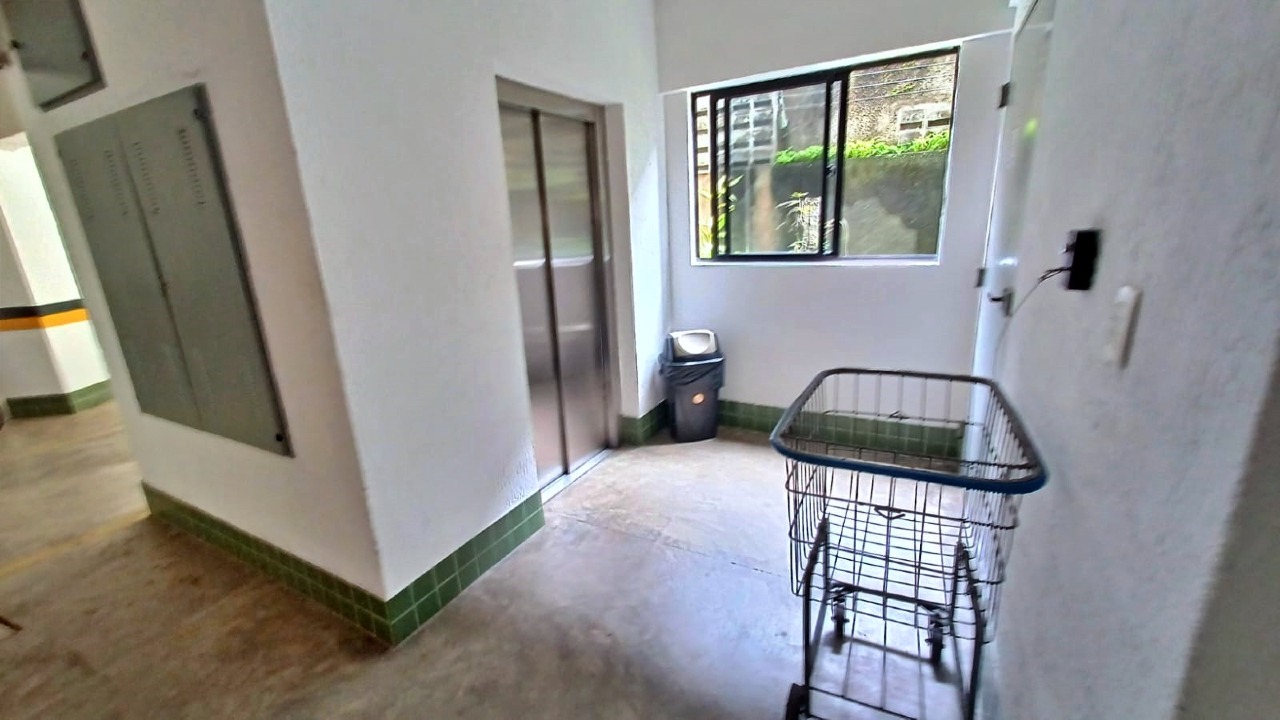 Apartamento 2 quartos ( 1 suíte ) para à venda em Torre - Recife - Edf Antônio Acaú - CTI imobiliaria: Acesso elevador 