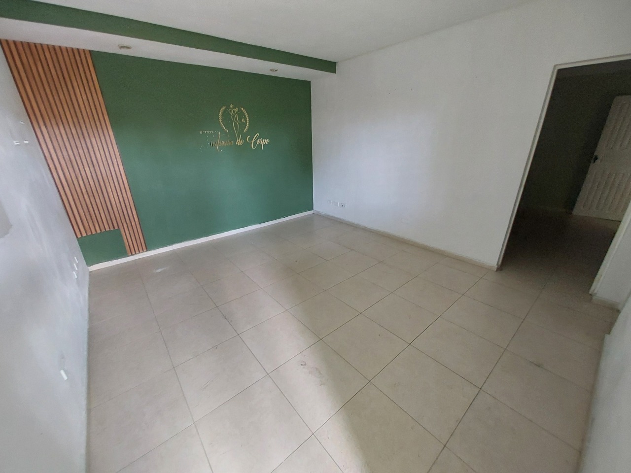 Sala para aluguel no Cordeiro: 