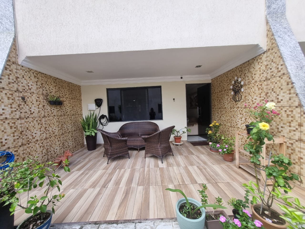 Casa 4 quartos ( 2 suítes ) para à venda em Caxangá - Recife - - CTI imobiliaria: Fachada 