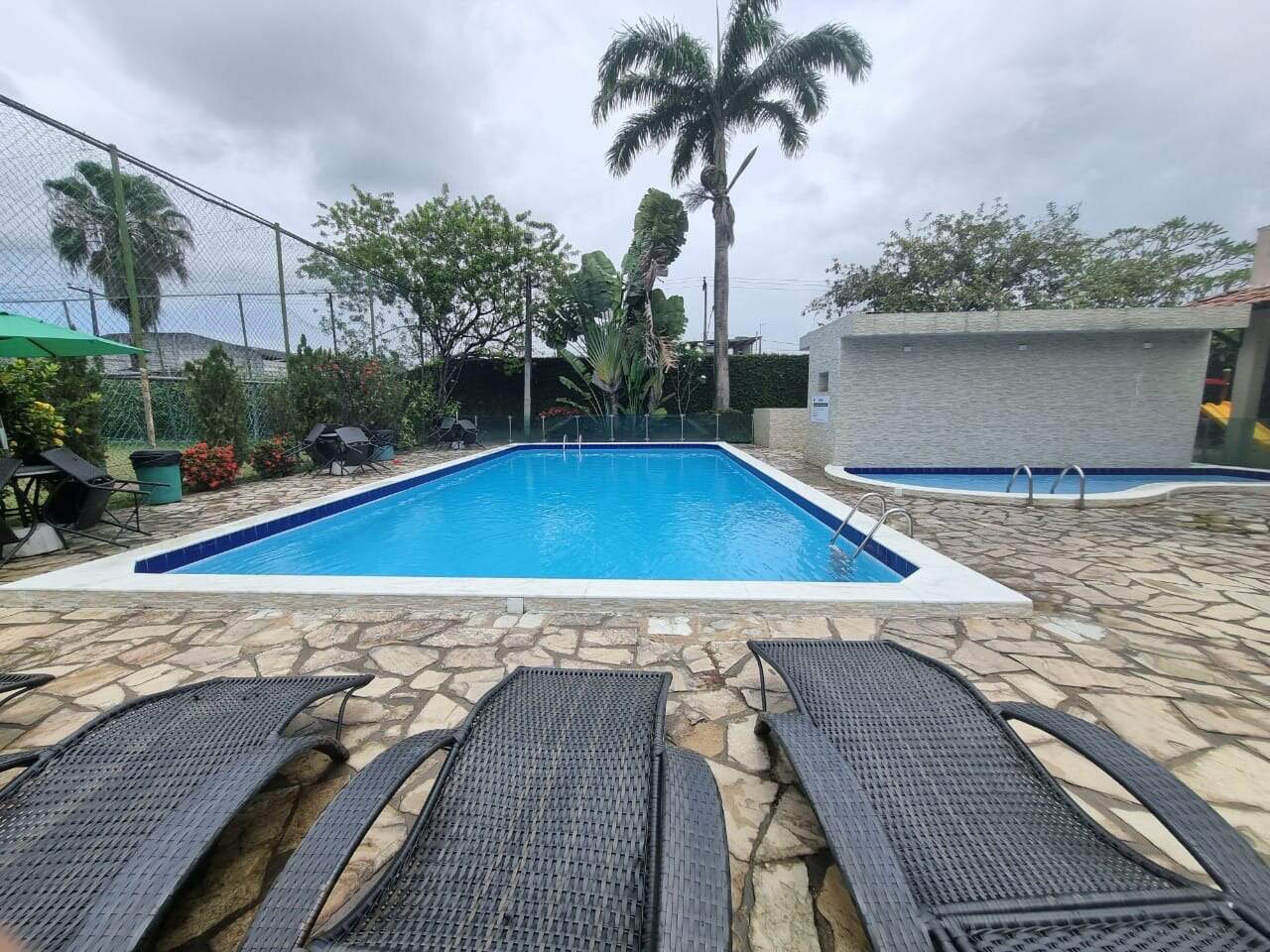 Casa 4 quartos ( 2 suítes ) para à venda em Caxangá - Recife - - CTI imobiliaria: Piscina