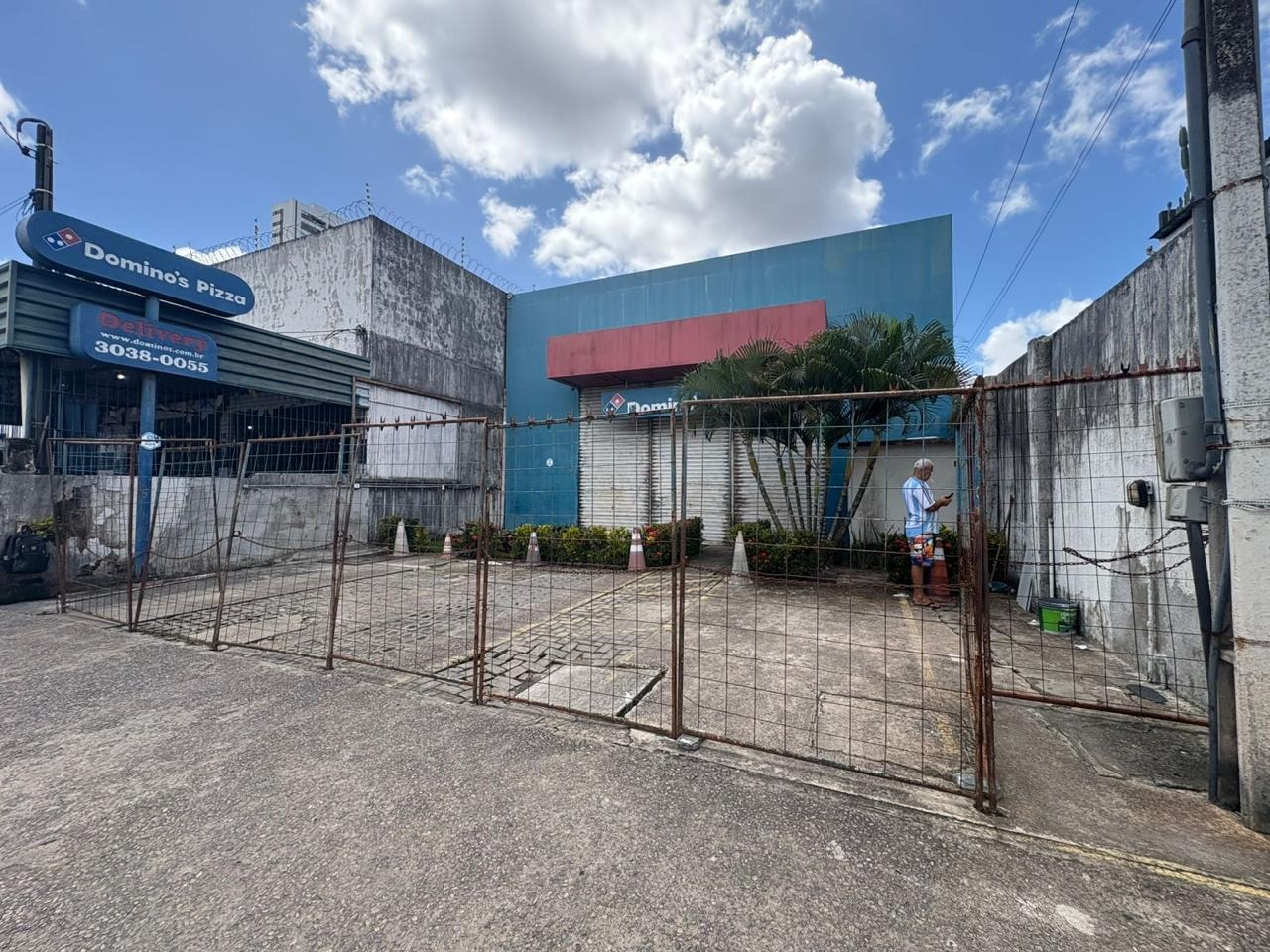 Prédio para aluguel no Cordeiro: 