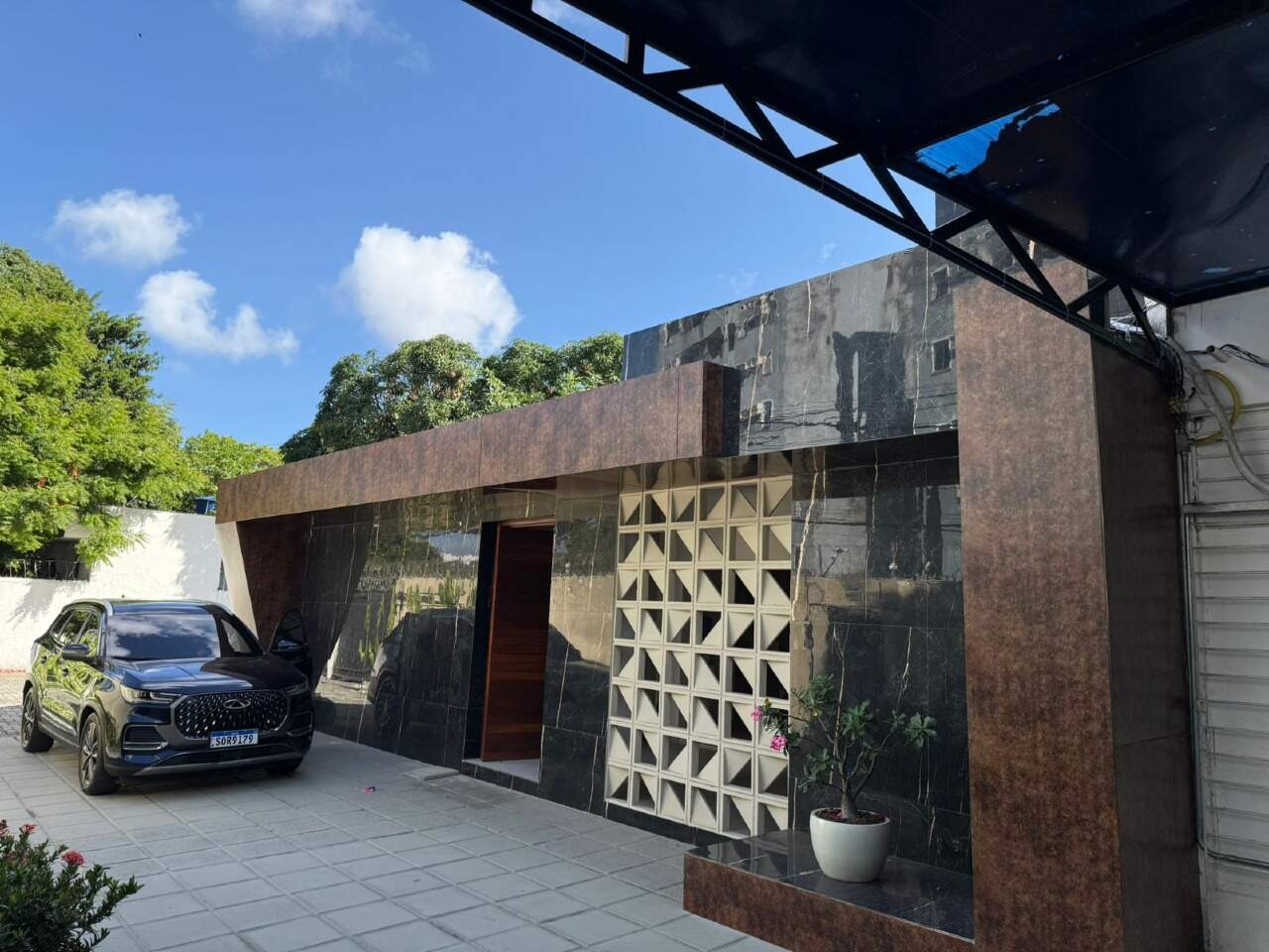 Casa 7 quartos ( 2 suítes ) para à venda em Cordeiro - Recife - - CTI imobiliaria: Entrada 