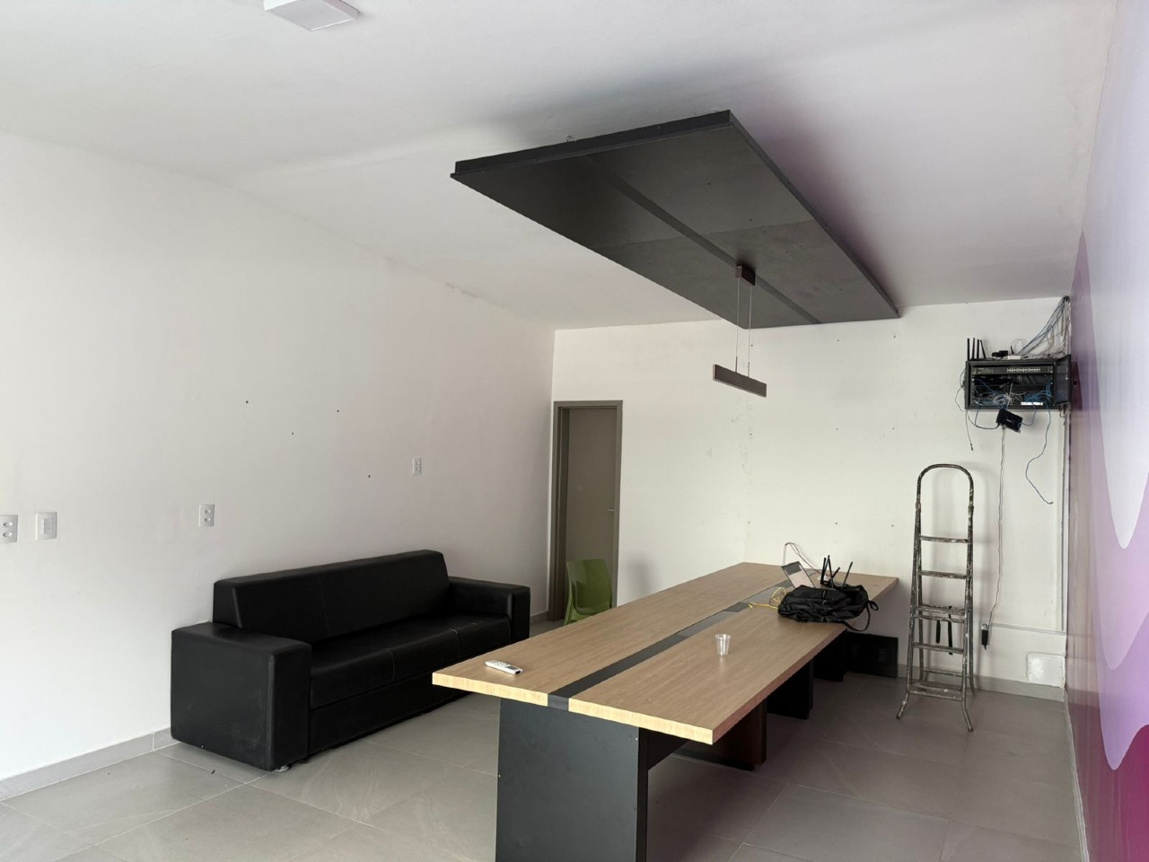 Casa 7 quartos ( 2 suítes ) para à venda em Cordeiro - Recife - - CTI imobiliaria: Sala piso superior 