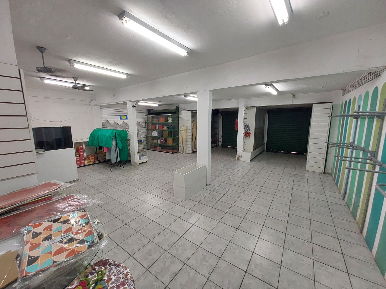 Loja para aluguel no Zumbi: 