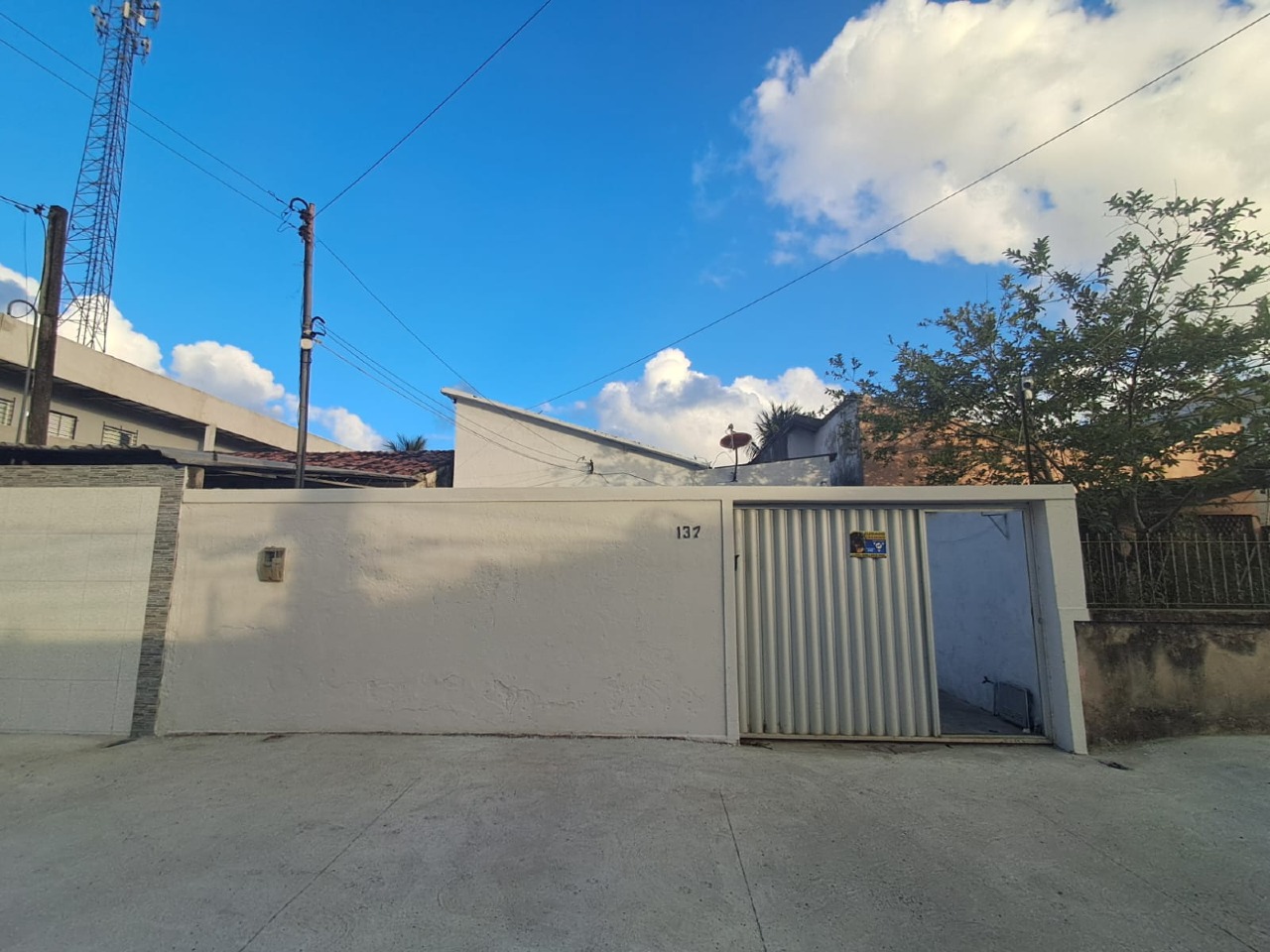 Casa para aluguel no Cordeiro: 