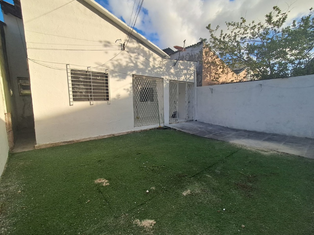 Casa para aluguel no Cordeiro: 