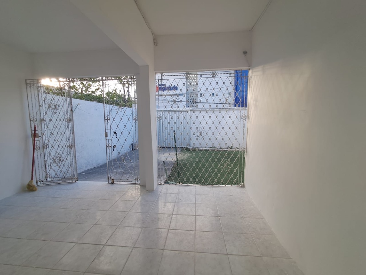 Casa para aluguel no Cordeiro: 