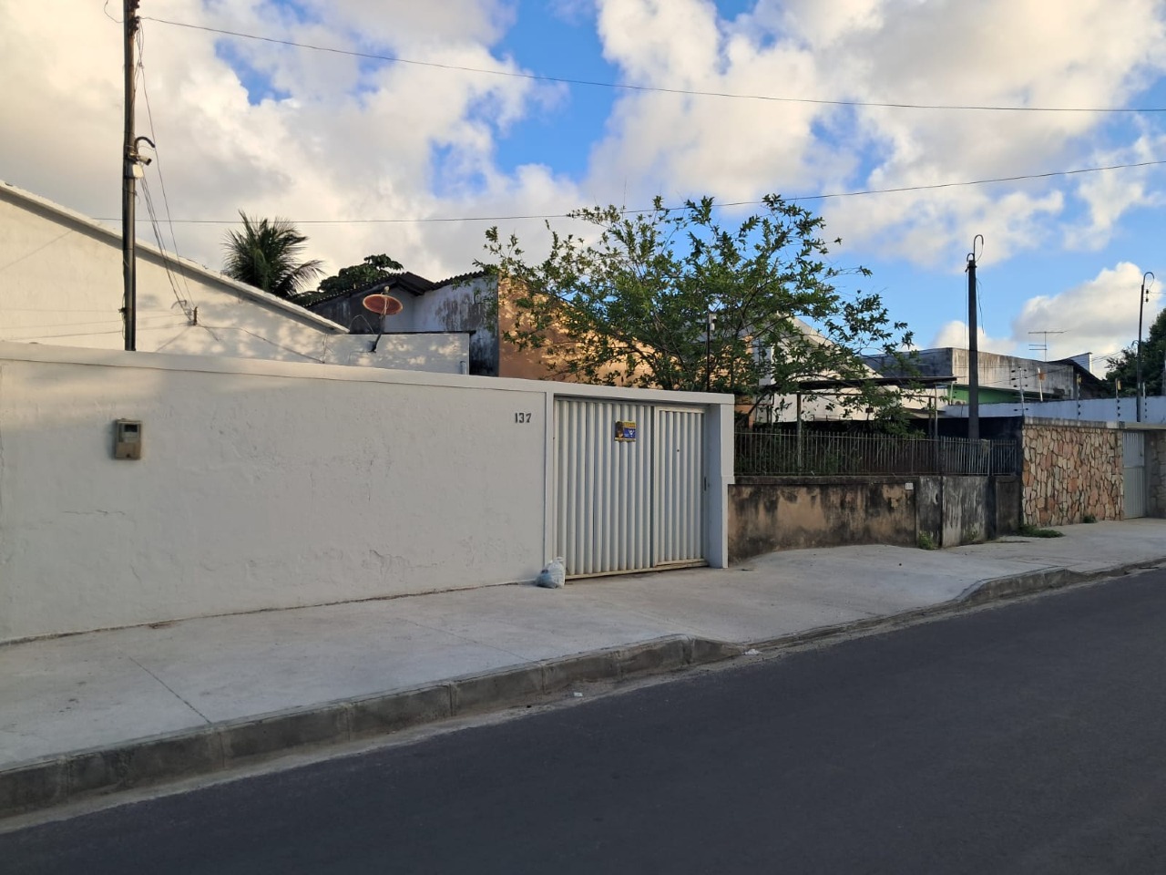 Casa para aluguel no Cordeiro: 