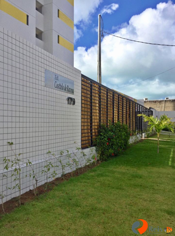 Apartamento 2 quartos ( 1 suíte ) para à venda em Campo Grande - Recife - Edifício Casttelo Ravena - CTI imobiliaria: Jardim externo 
