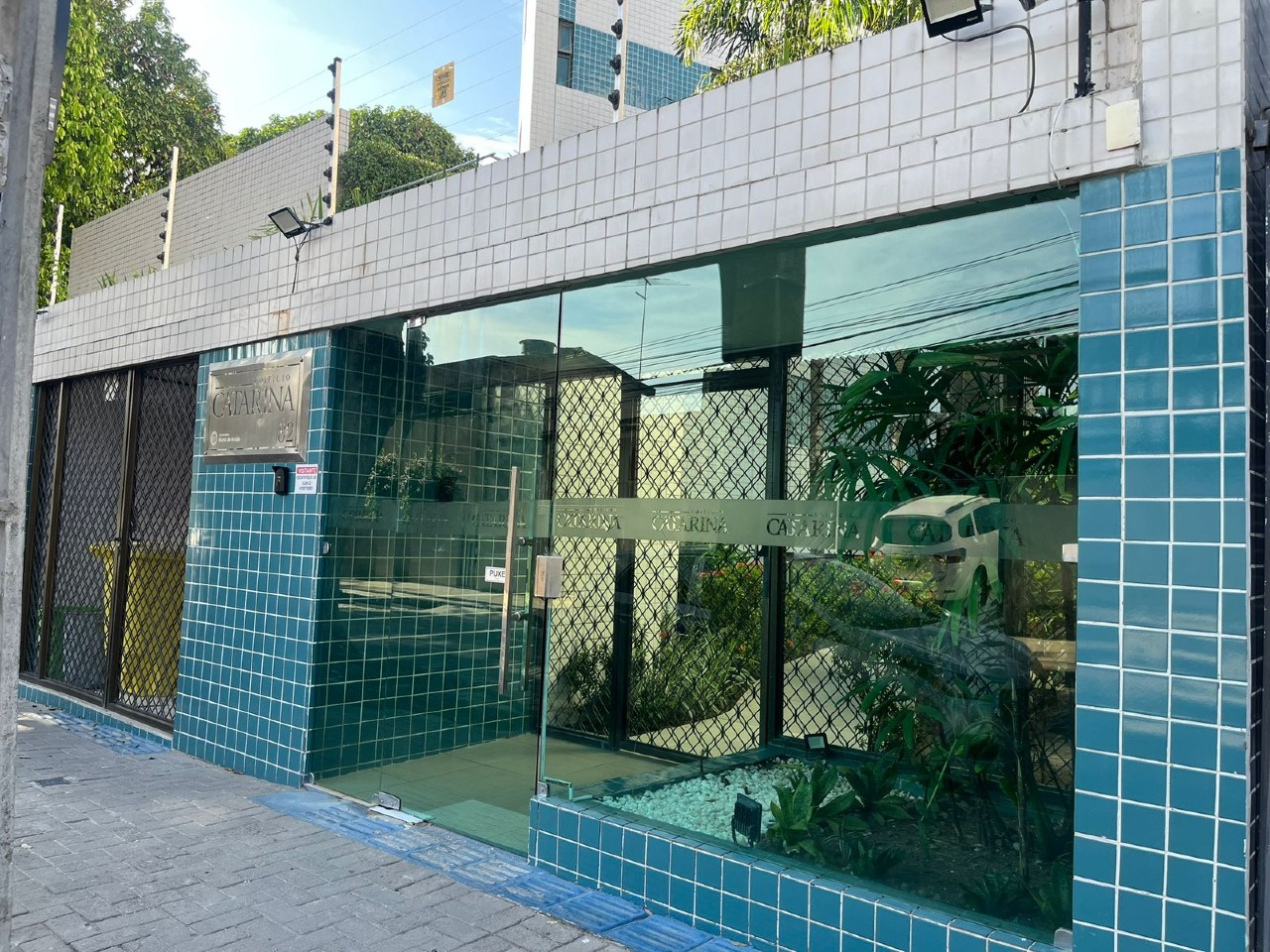 Apartamento 3 quartos ( 1 suíte ) para à venda em Madalena - Recife - Edifício Catarina - CTI imobiliaria: Entradfa