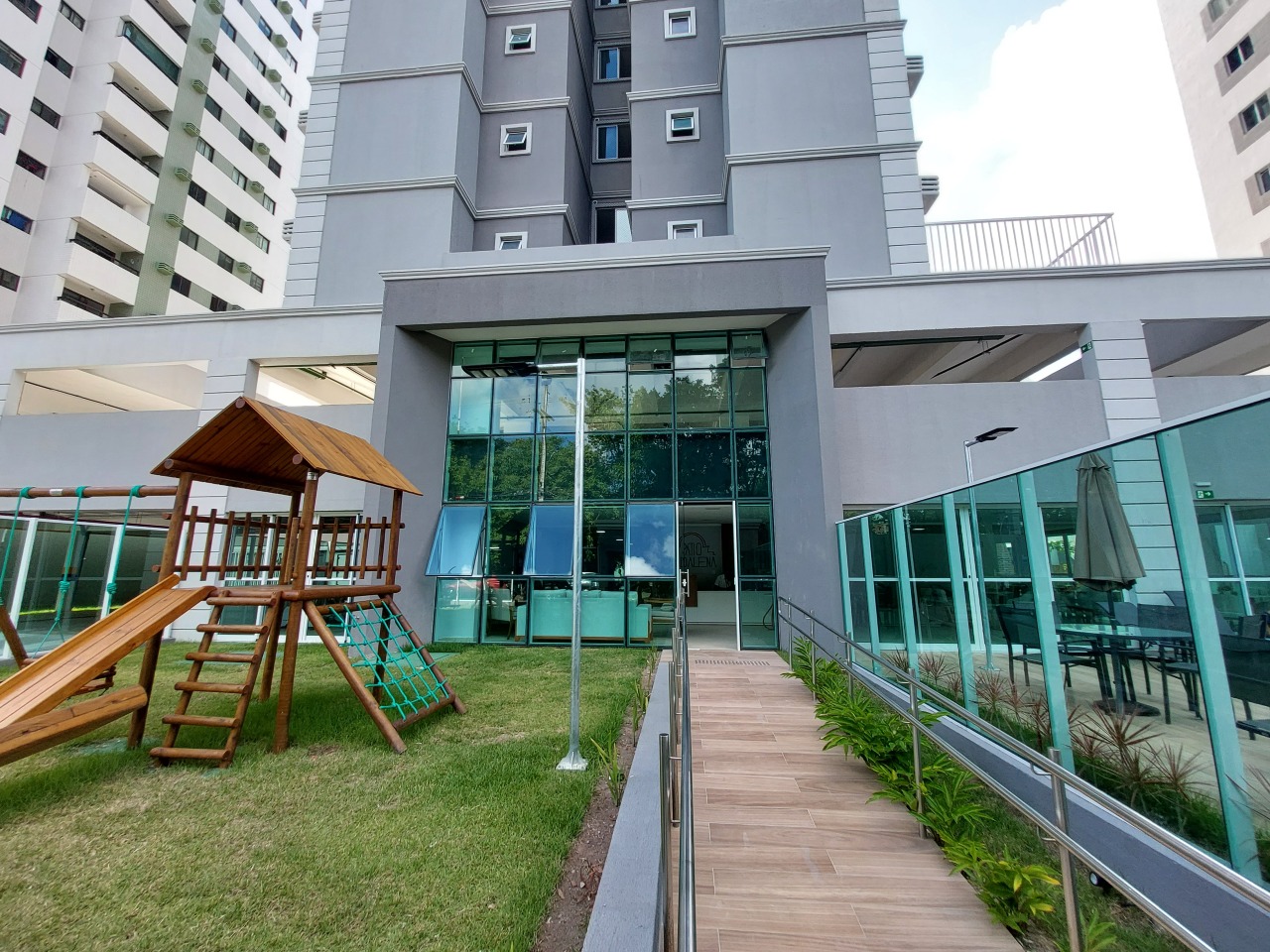 Apartamento 2 quartos ( 1 suíte ) para para aluguel em Madalena - Recife - - CTI imobiliaria: 