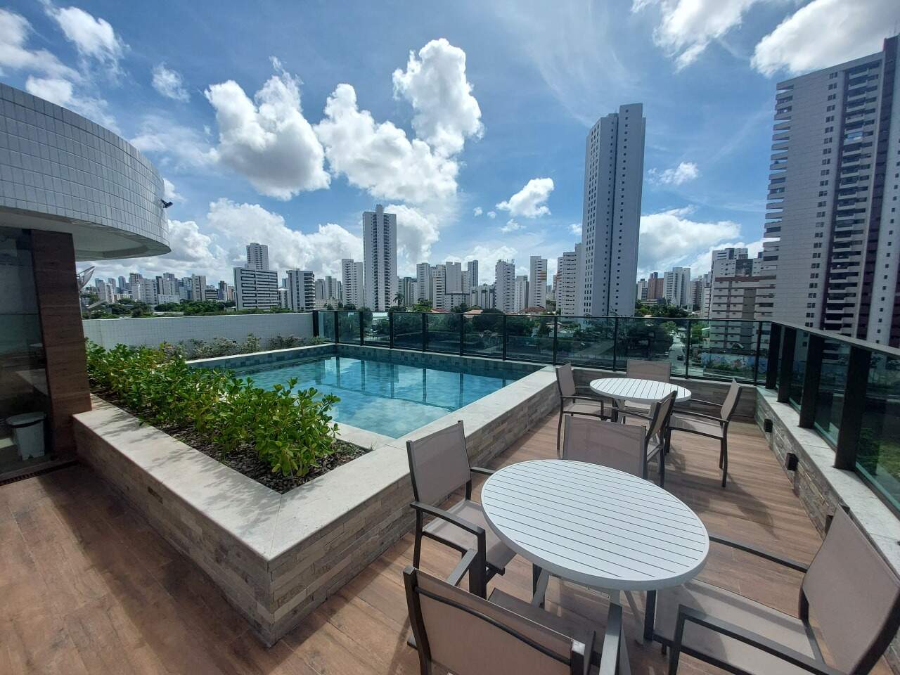 Flat 1 quarto ( ) para para aluguel em Madalena - Recife - Terraço Beira Rio - CTI imobiliaria: 