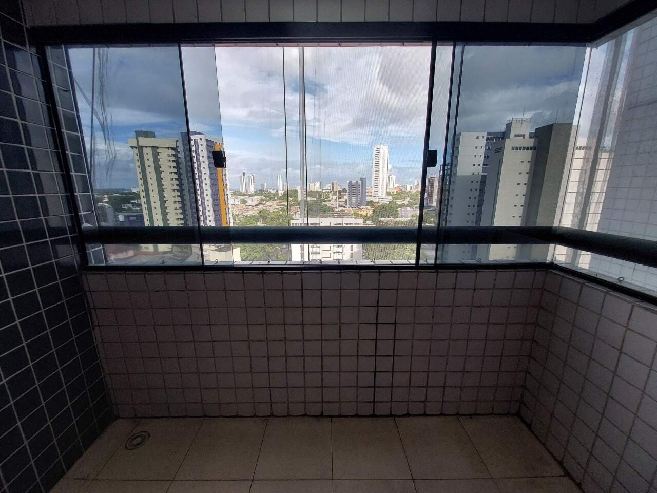 Apartamento 3 quartos ( 1 suíte ) para para aluguel em Espinheiro - Recife - Edifício Montreal - CTI imobiliaria: 