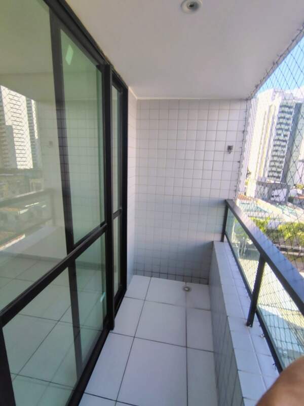 Apartamento 2 quartos ( 1 suíte ) para à venda em Torre - Recife - Edf Praça das Petunias - CTI imobiliaria: Varanda