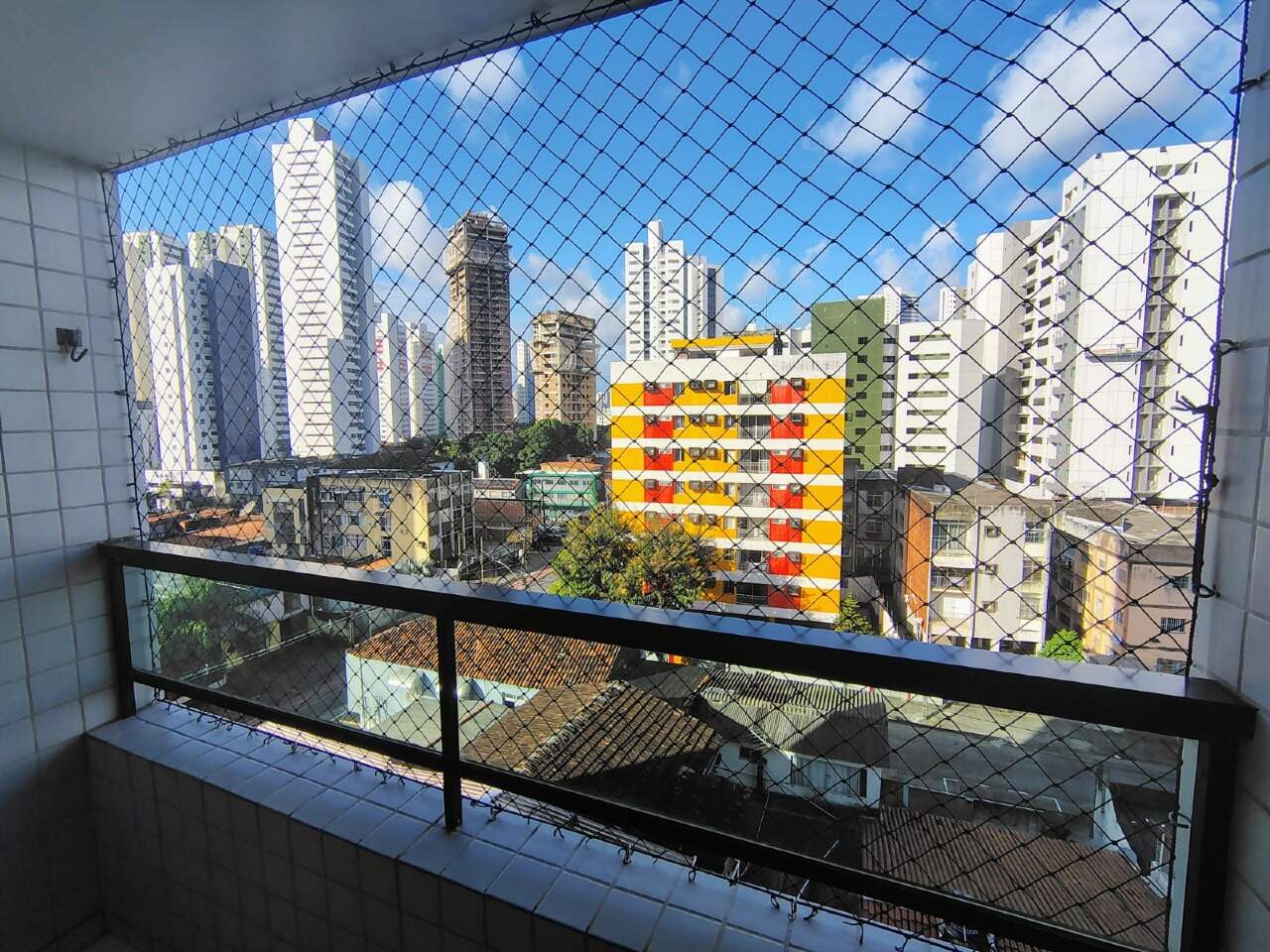 Apartamento 2 quartos ( 1 suíte ) para à venda em Torre - Recife - Edf Praça das Petunias - CTI imobiliaria: Vista da varanda