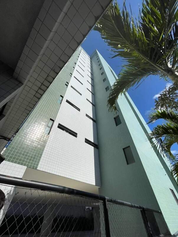 Apartamento 2 quartos ( 1 suíte ) para à venda em Torre - Recife - Edf Praça das Petunias - CTI imobiliaria: Fachada 