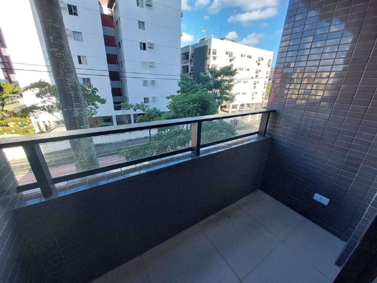 Apartamento 1 quarto ( ) para para aluguel em Várzea - Recife - Edifício Socorro Grille - CTI imobiliaria: Varanda 