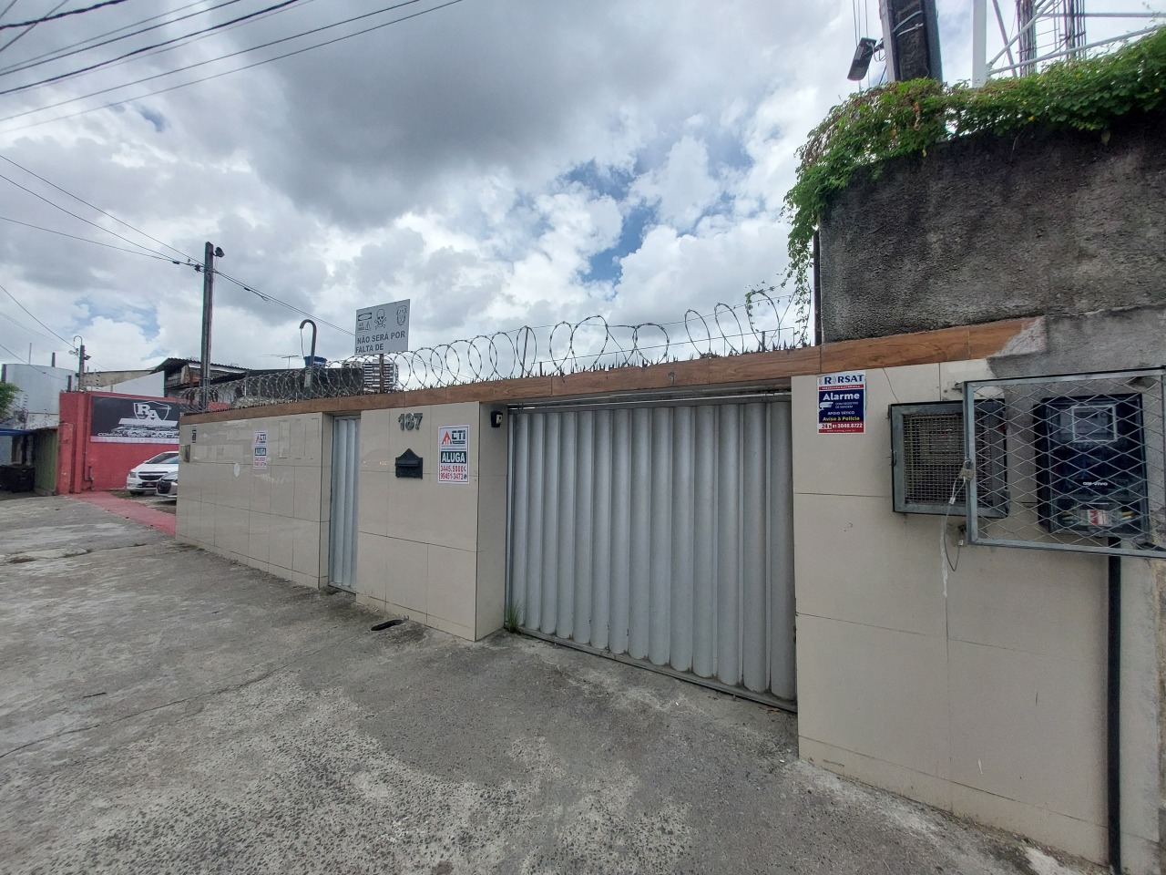 Casa 6 quartos ( 1 suíte ) para para aluguel em Cordeiro - Recife - - CTI imobiliaria: 