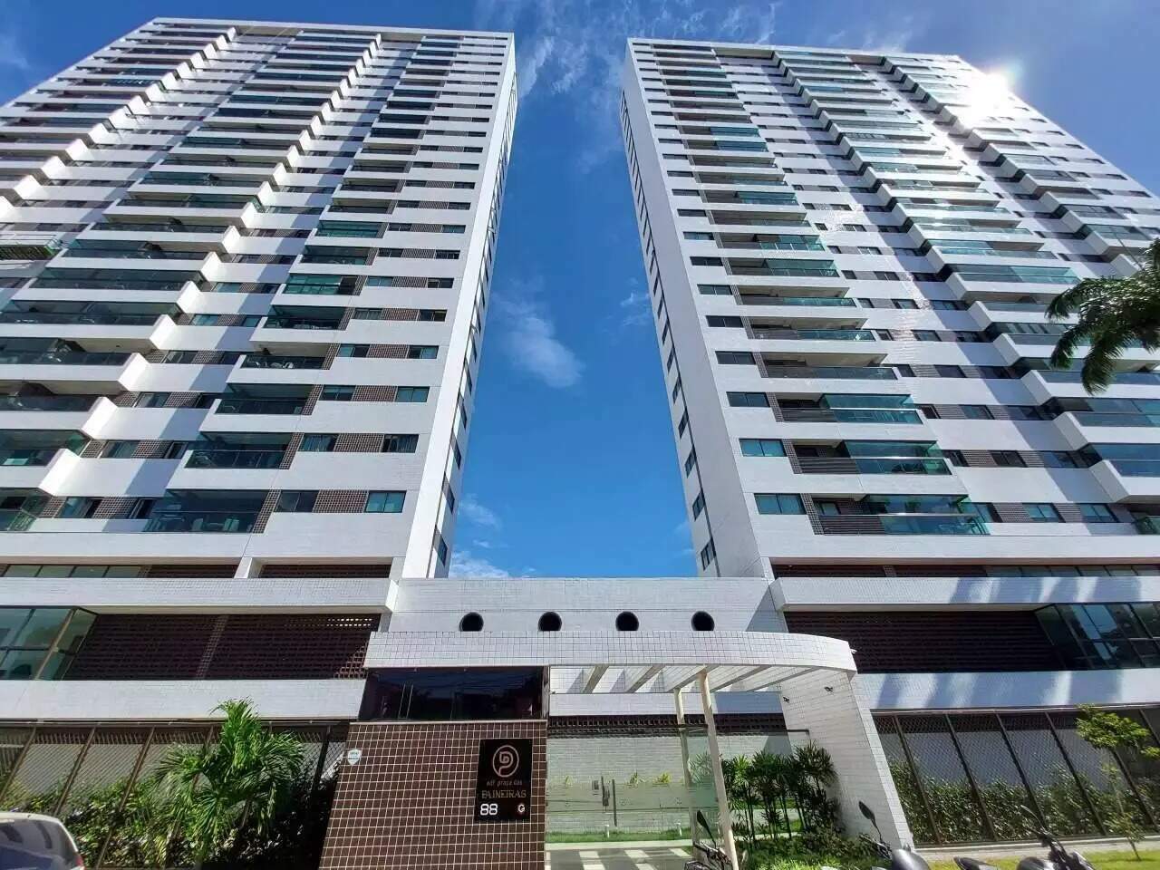 Apartamento 3 quartos ( 1 suíte ) para à venda em Cordeiro - Recife - Edifício Praça das Paineiras - CTI imobiliaria: Fachada 