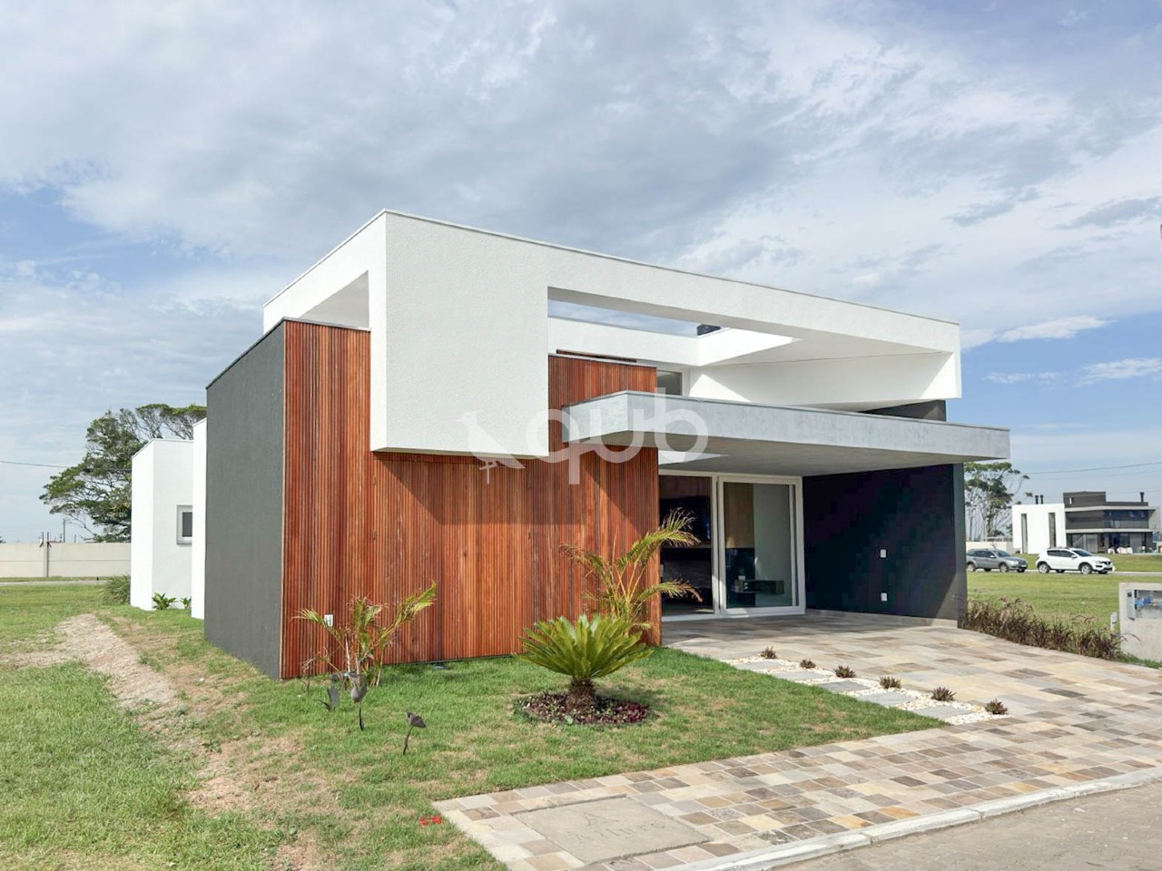 Condomínio Allure Beach Condo