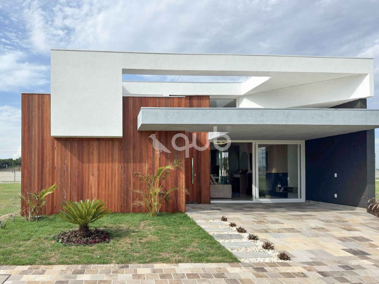 Condomínio Allure Beach Condo