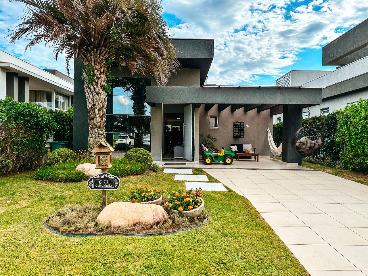 Condomínio Acqualina Beach