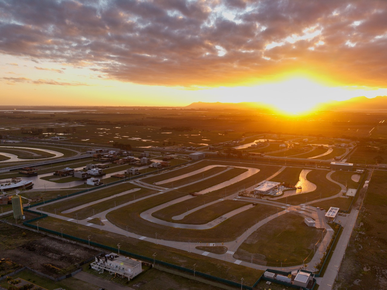 Condomínio Wave Home Resort