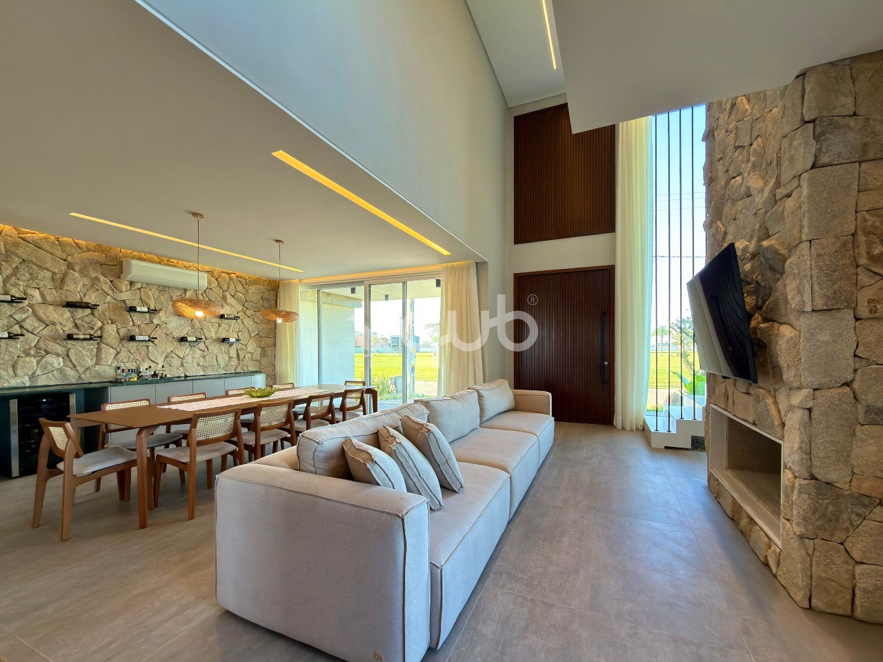 Condomínio Allure Beach Condo