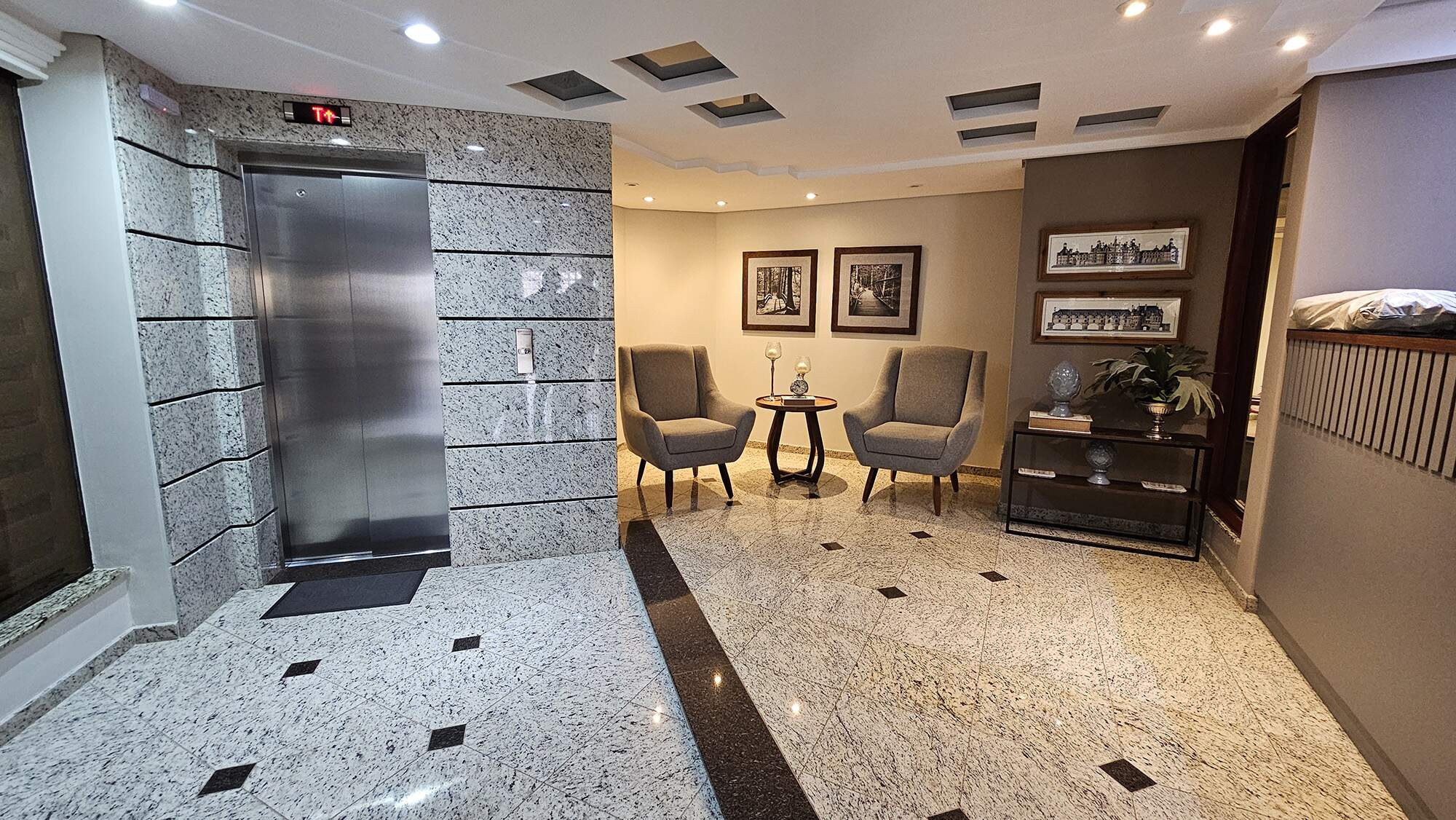 APARTAMENTO à venda no Centro: 