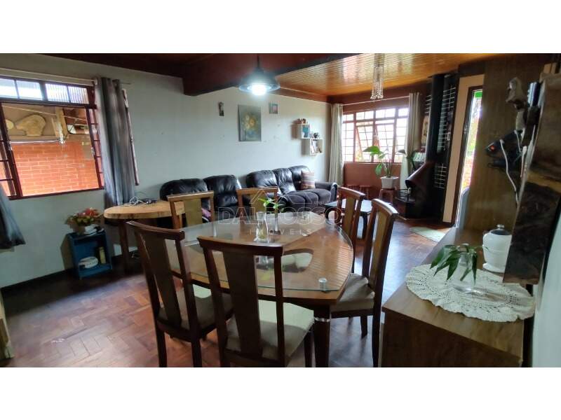 CASA à venda no Bonsucesso: 