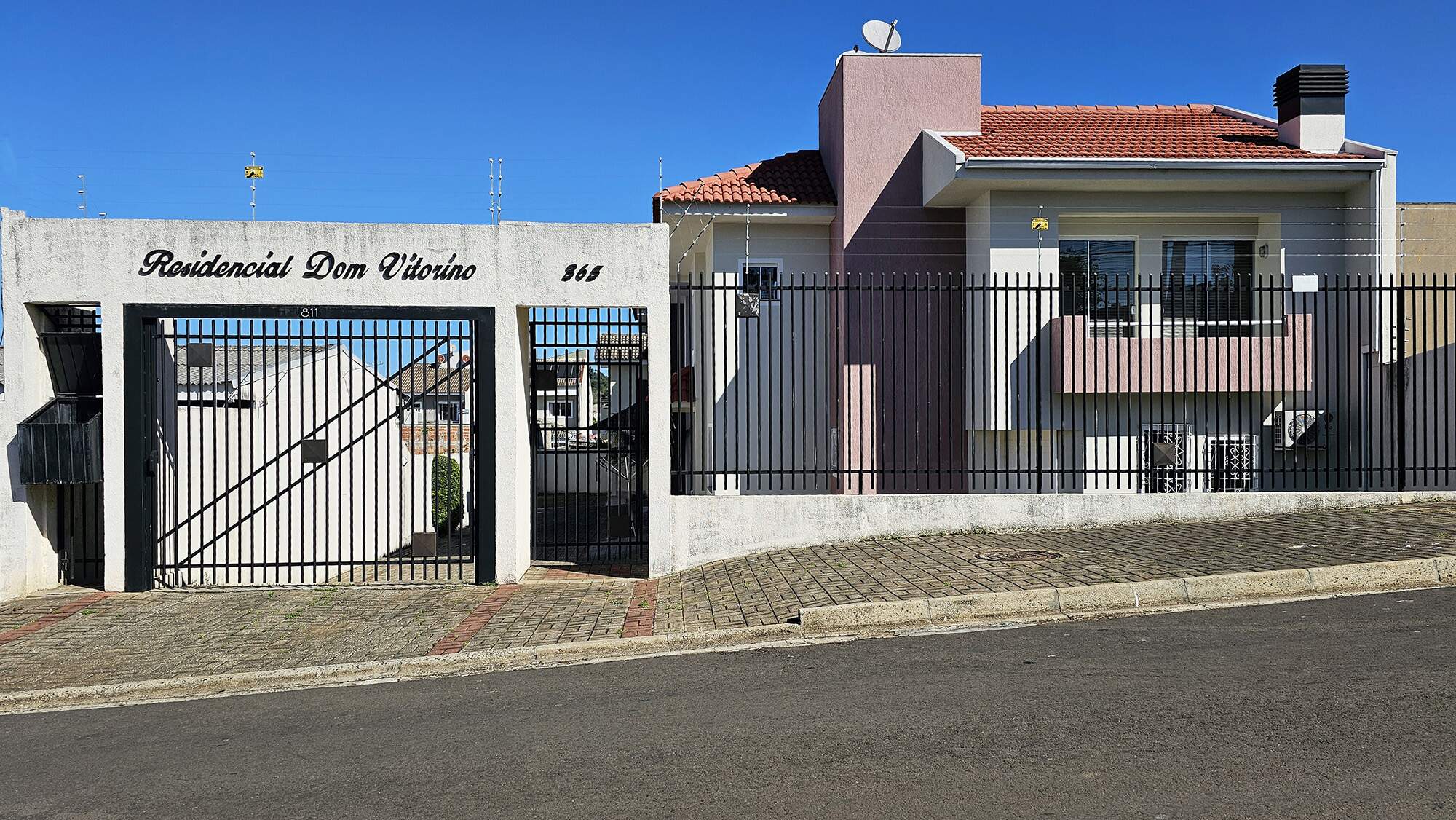 SOBRADO à venda no Bonsucesso: 