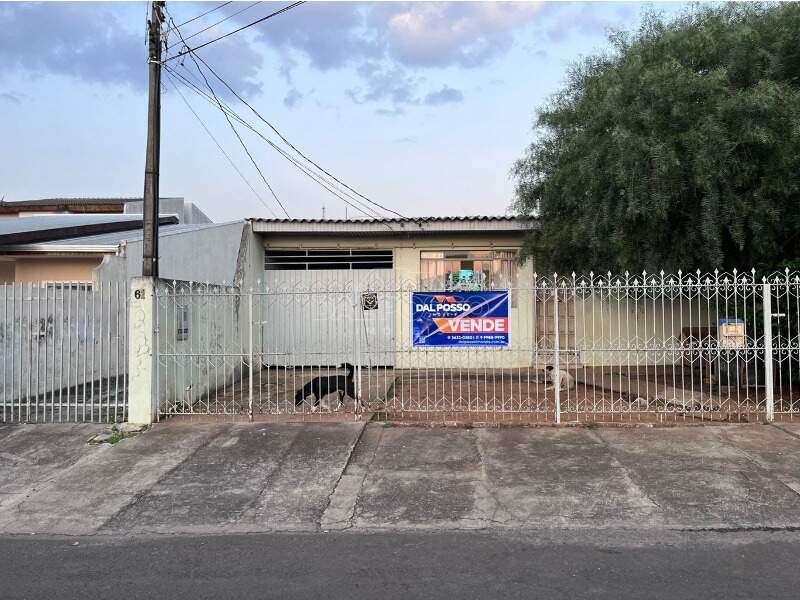 CASA à venda no Conradinho: 