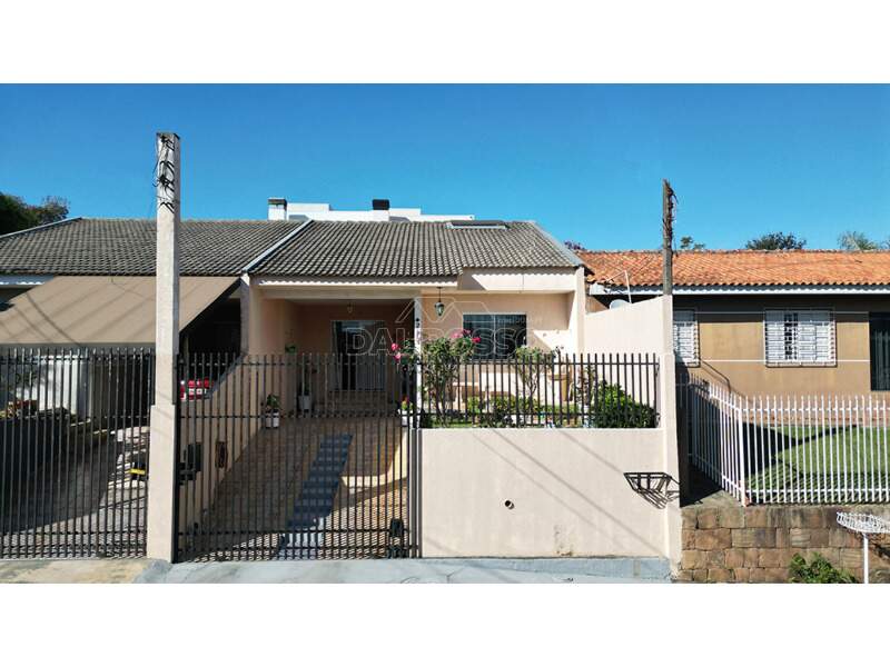 CASA à venda no Bonsucesso: 