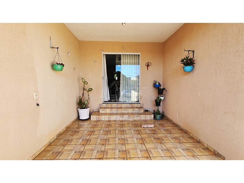 CASA à venda no Bonsucesso: 