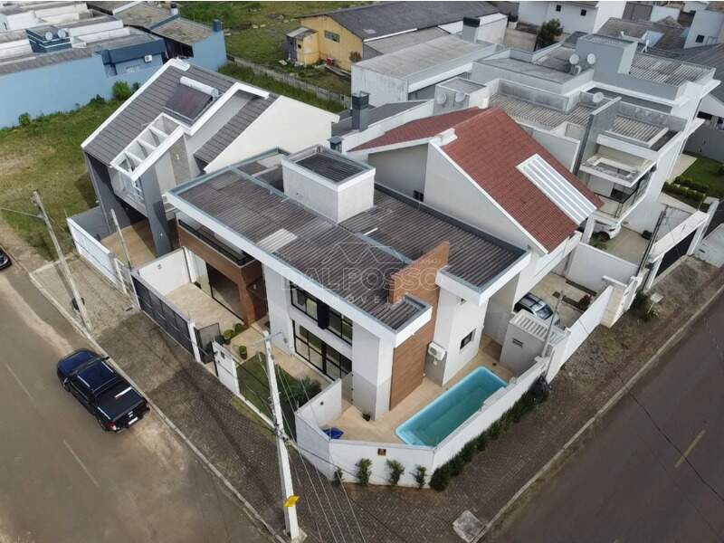 SOBRADO à venda no Santa Cruz: 