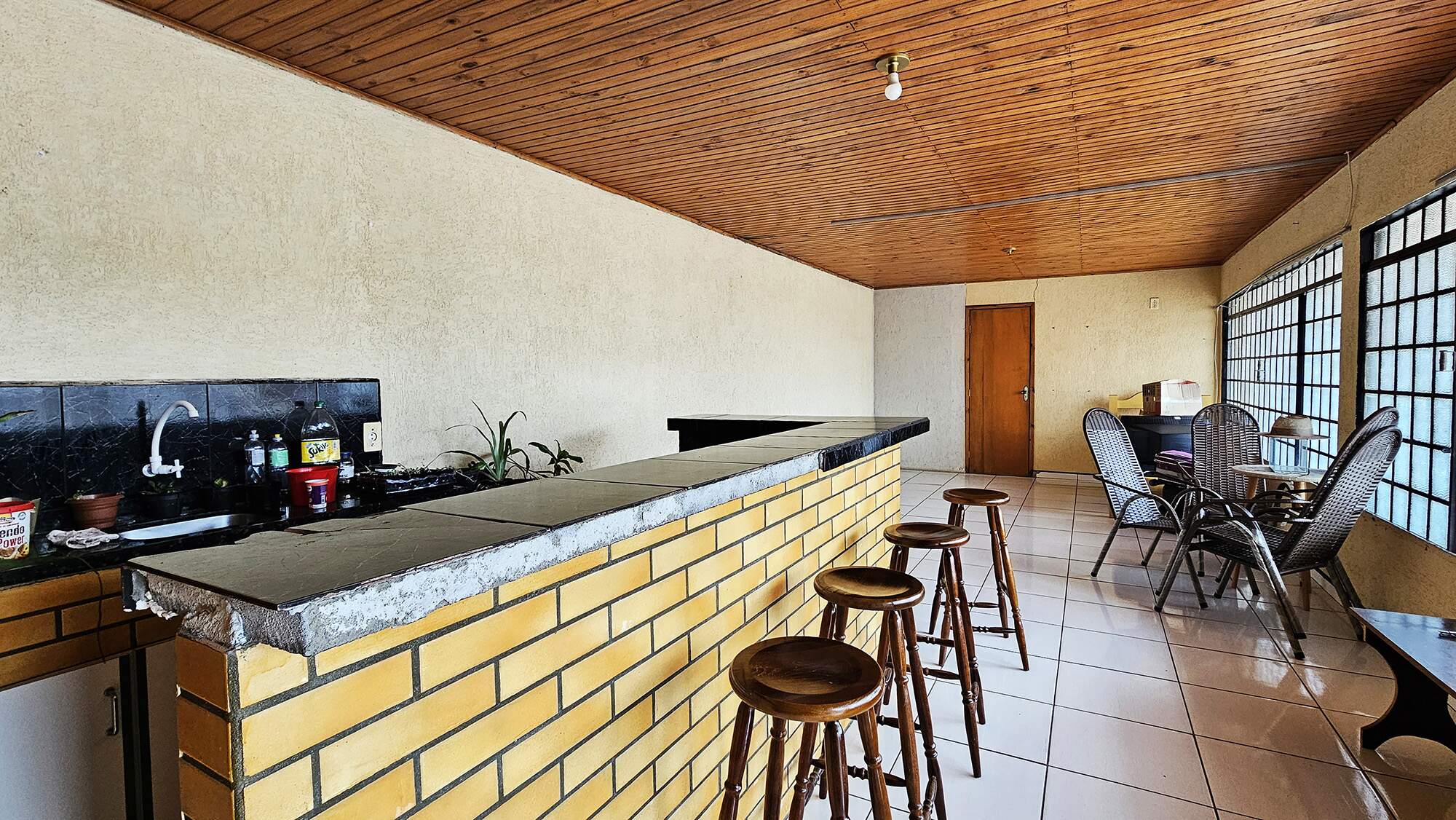 CASA à venda no Bonsucesso: 