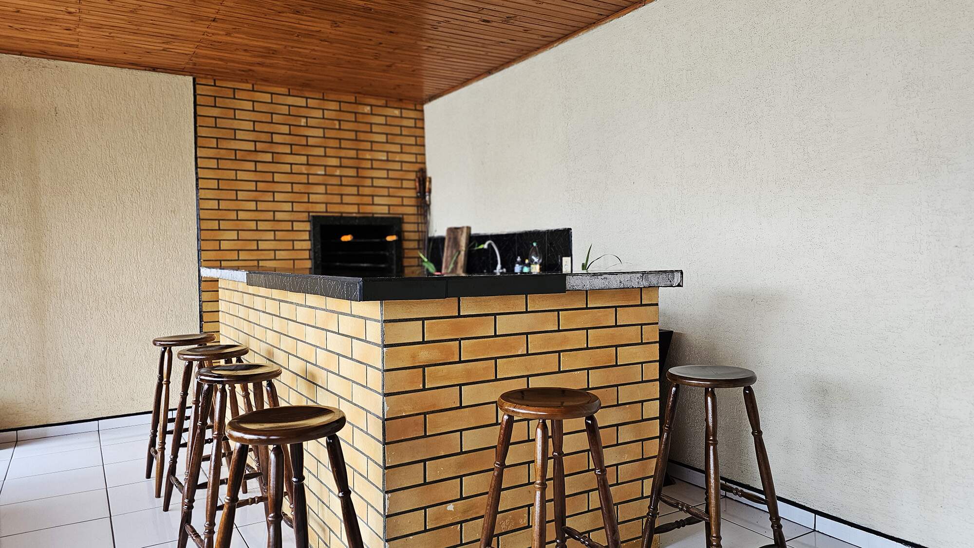 CASA à venda no Bonsucesso: 