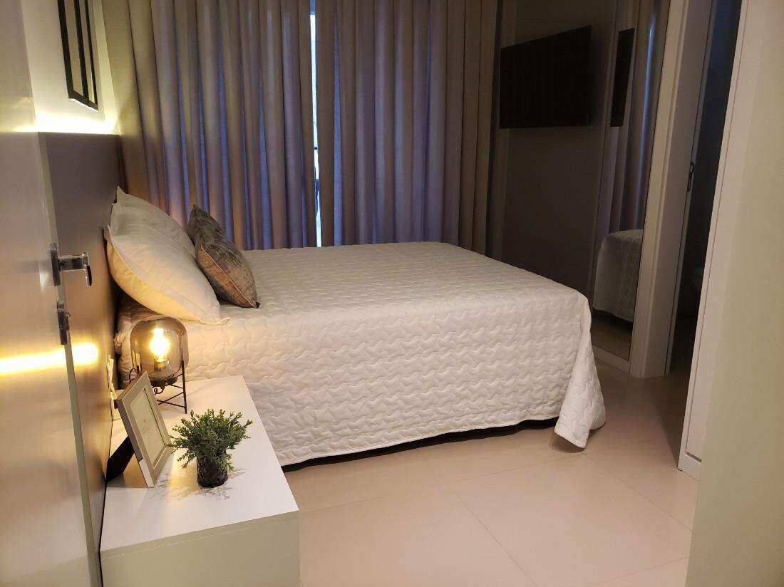 APARTAMENTO à venda no MEIA PRAIA: 