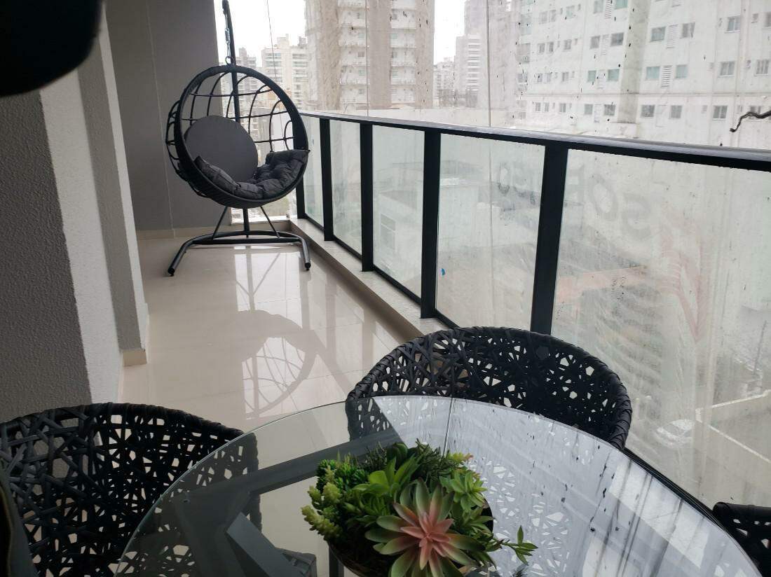 APARTAMENTO à venda no MEIA PRAIA: 