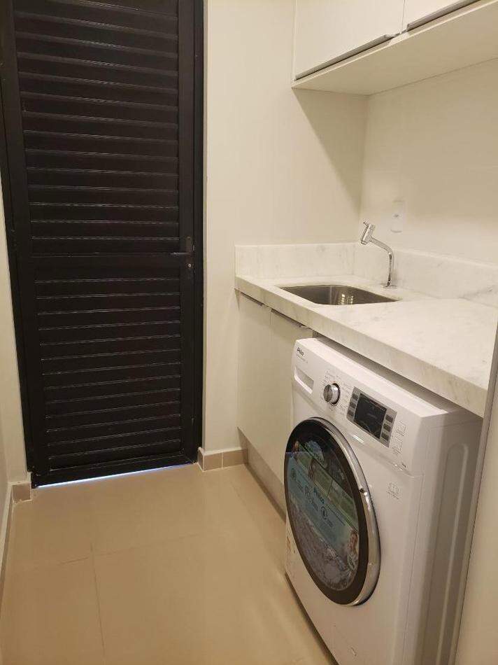 APARTAMENTO à venda no MEIA PRAIA: 